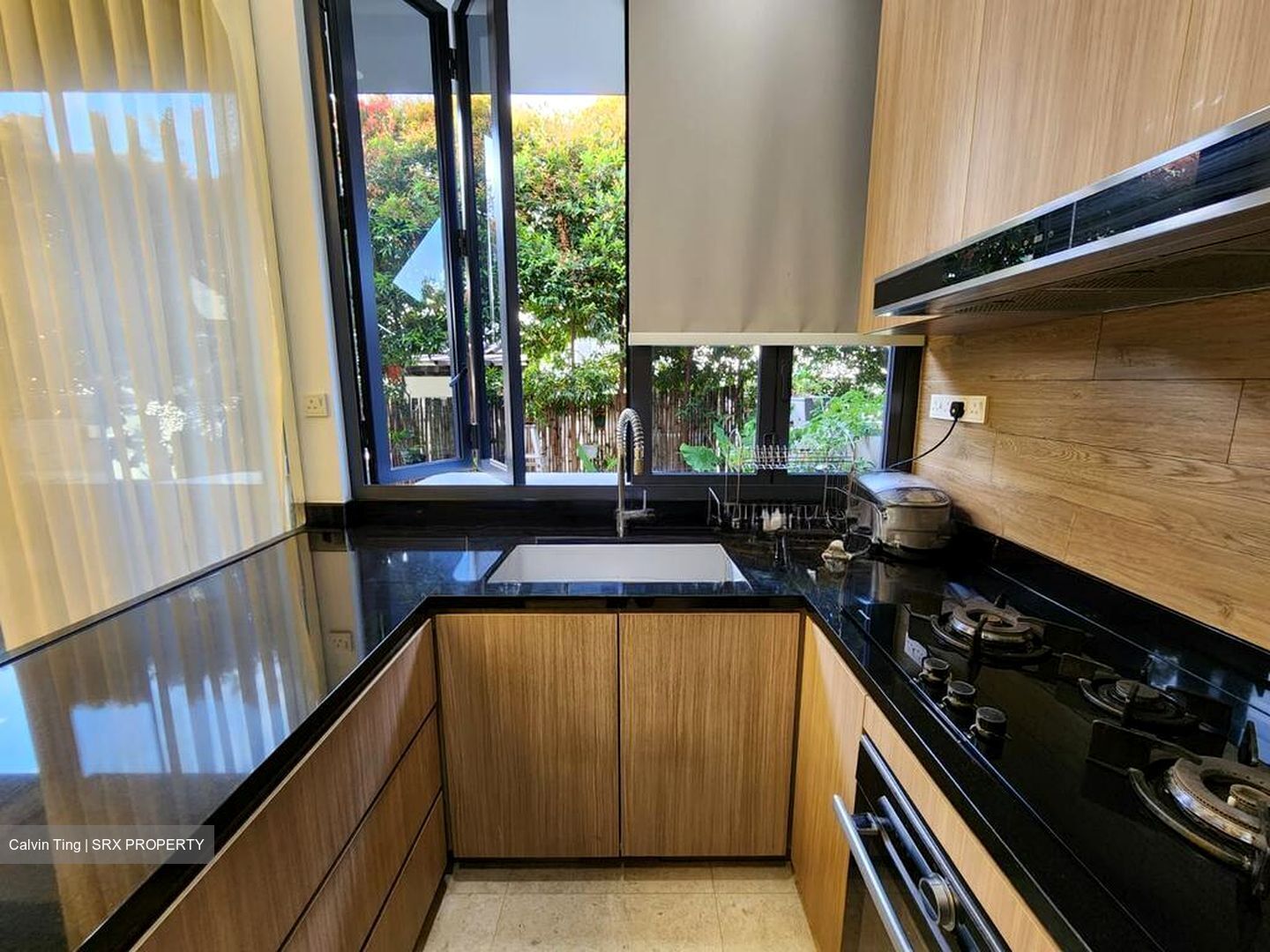 Sunrise Avenue (D28), Terrace #495989991